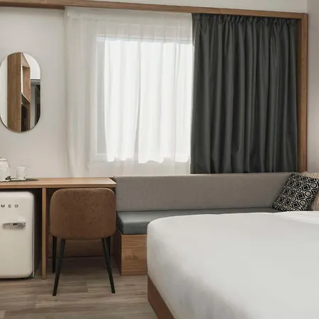 Hilton Garden Centre Hotel 4*